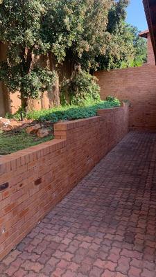 Townhouse For Rent in Die Wilgers, Pretoria