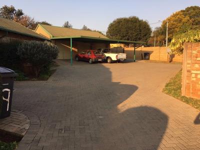 Townhouse For Sale in Murrayfield, Pretoria