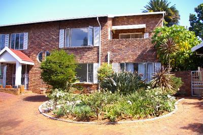 Cluster House For Rent in Waterkloof Park, Pretoria