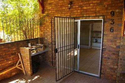 Apartment / Flat For Rent in Garsfontein, Pretoria
