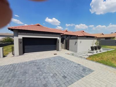 House For Rent in Pebble Rock Golf Estate, Pretoria